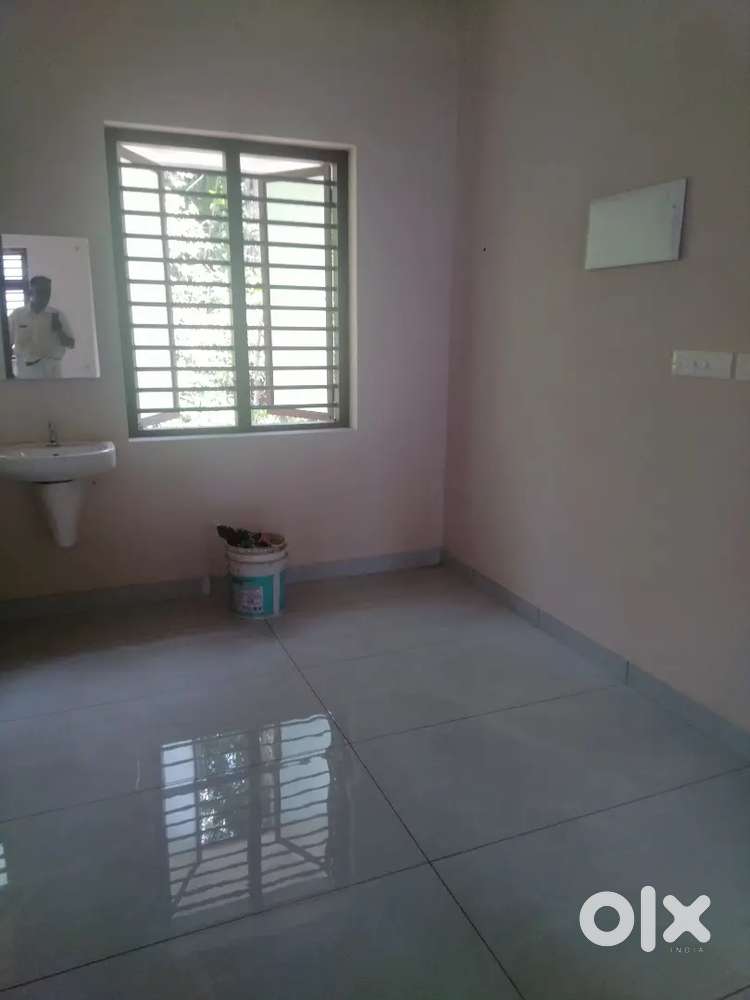 2 BHK apartment bachelor use 15 upto 4 ppl