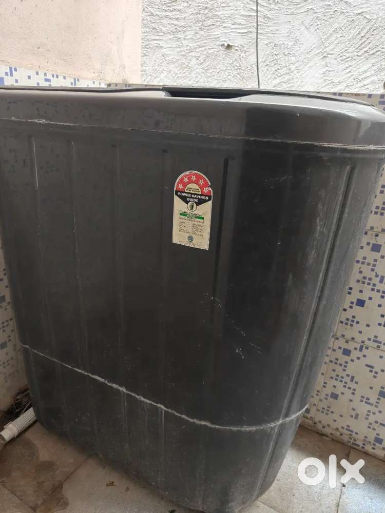 Semi automatic washing machine