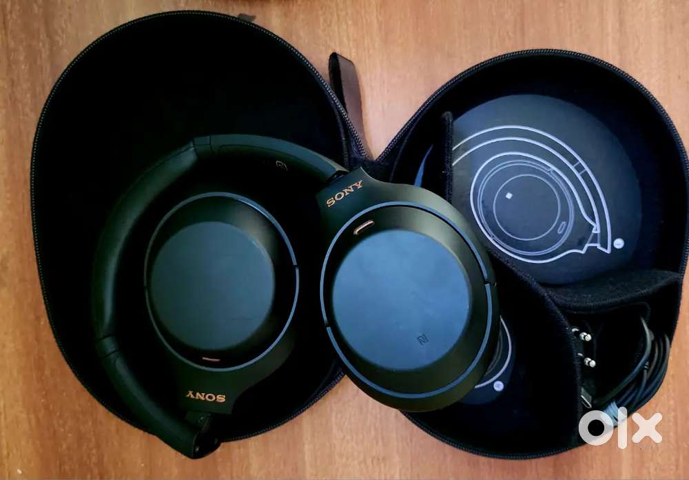 Sony WH-1000XM4 IN MINT CONDITION