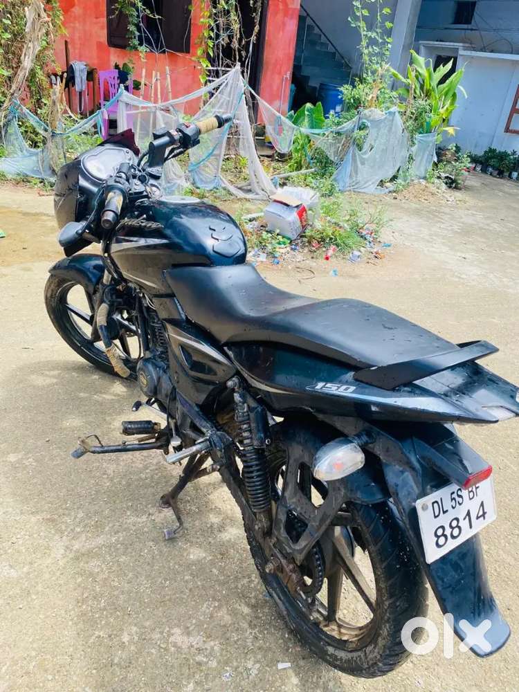 Well maintained bajaj pulsar n150 for exchange scooty