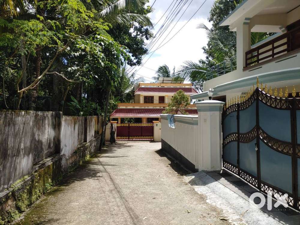URGENT SALE VATTIYOORKAVU -MUKKOLA