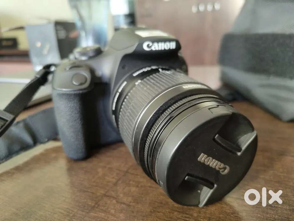 Selling Canon 1500D camera
