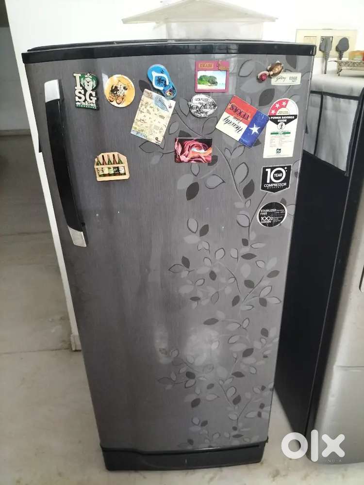 Run condition fridge for sale at 2000