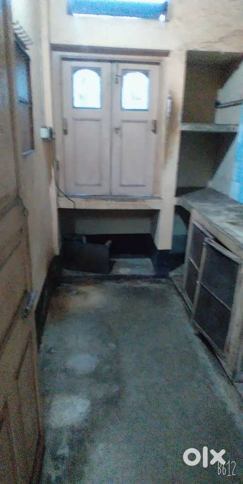 Room rent near belgharia station,market and bt road and bus stand
