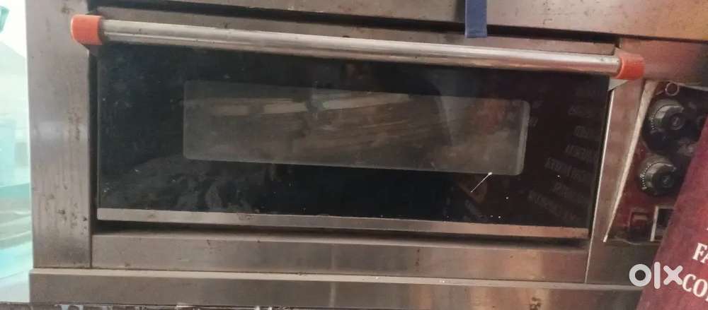 Commercial pizza oven