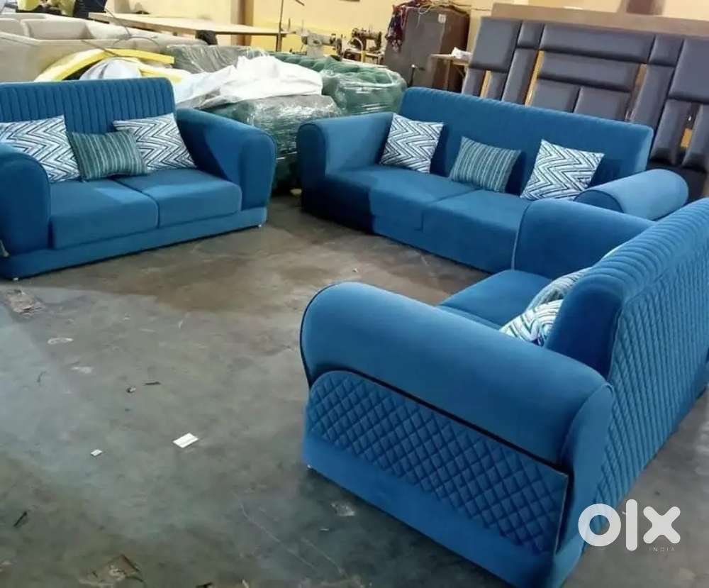 Sofa set with table & 2 puffy