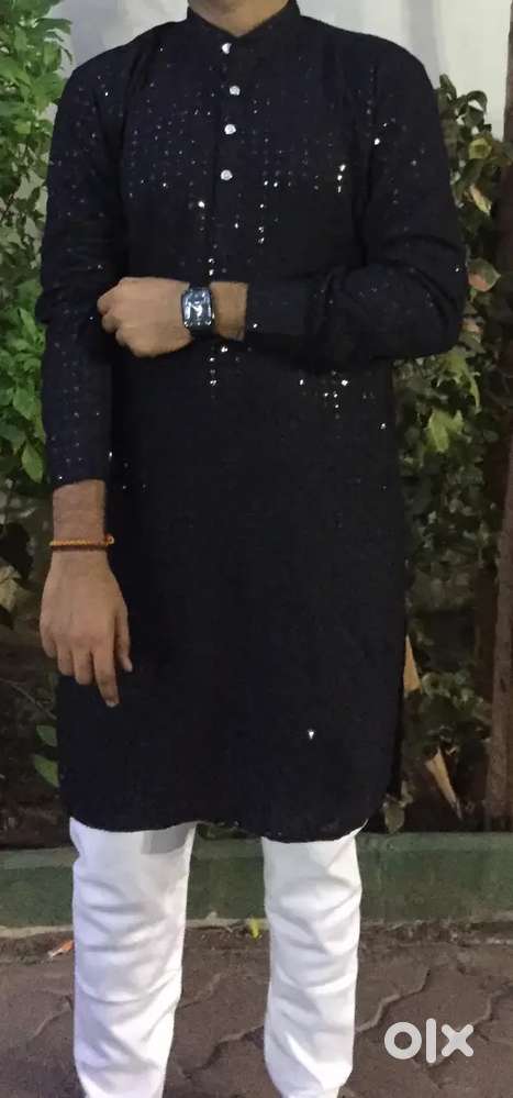 L- size MEN'S ALL TIME FAVOURITE LAKHNAVI  KURTA