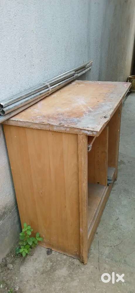 COMPUTER TABALE FRESH CONDITION