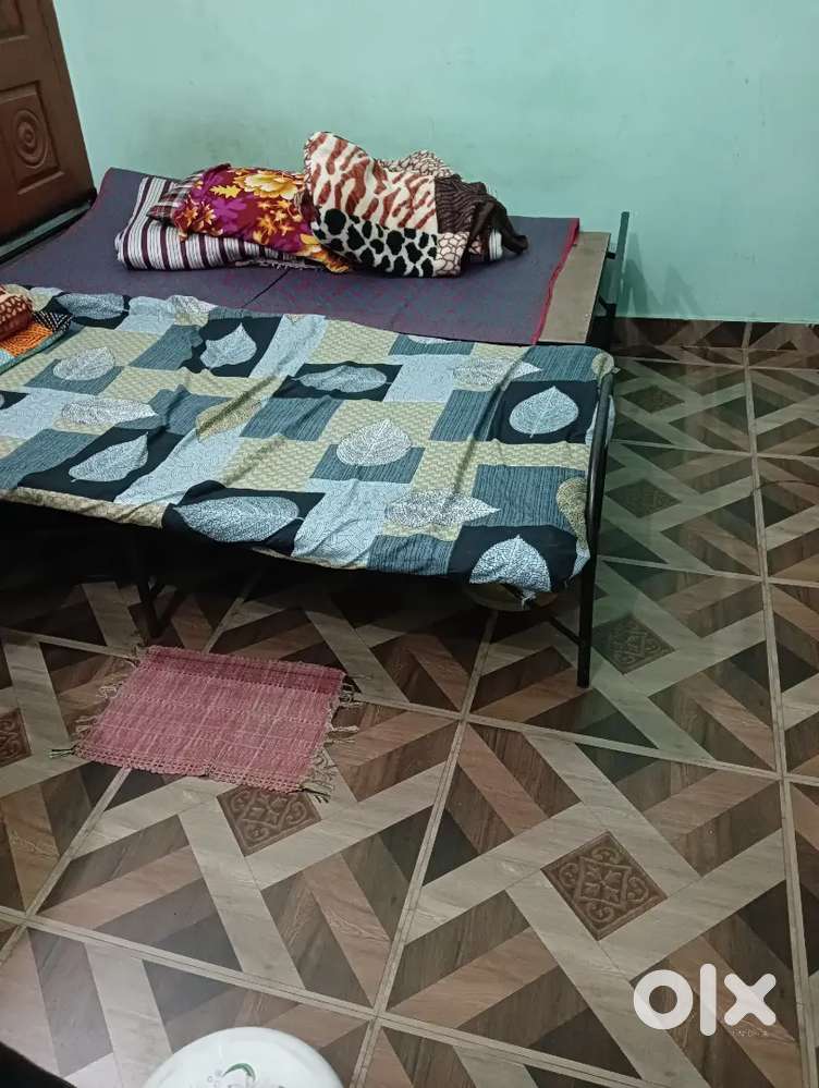 Need room partner for girl