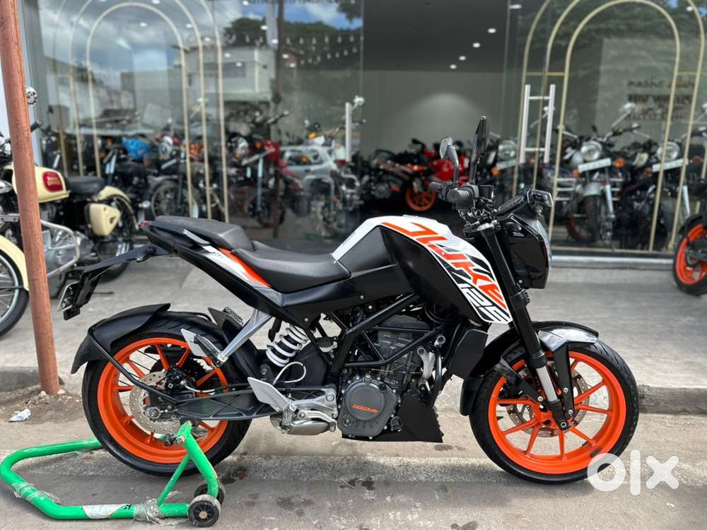 Ktm duke 125 abs single owner brand new condition