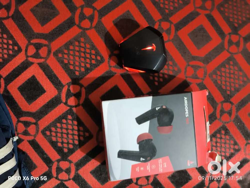 BOAT GAMING BLUETOOTH HEADPHONES V.5.3