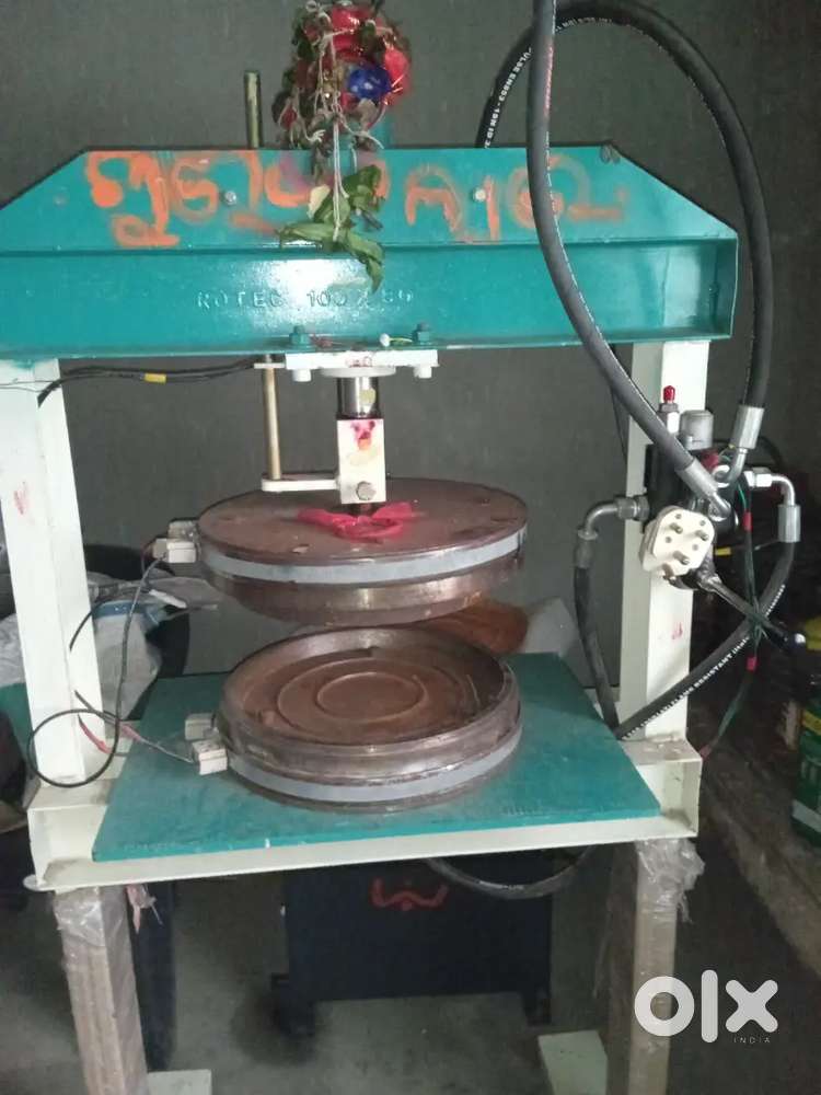 Paper plate machine