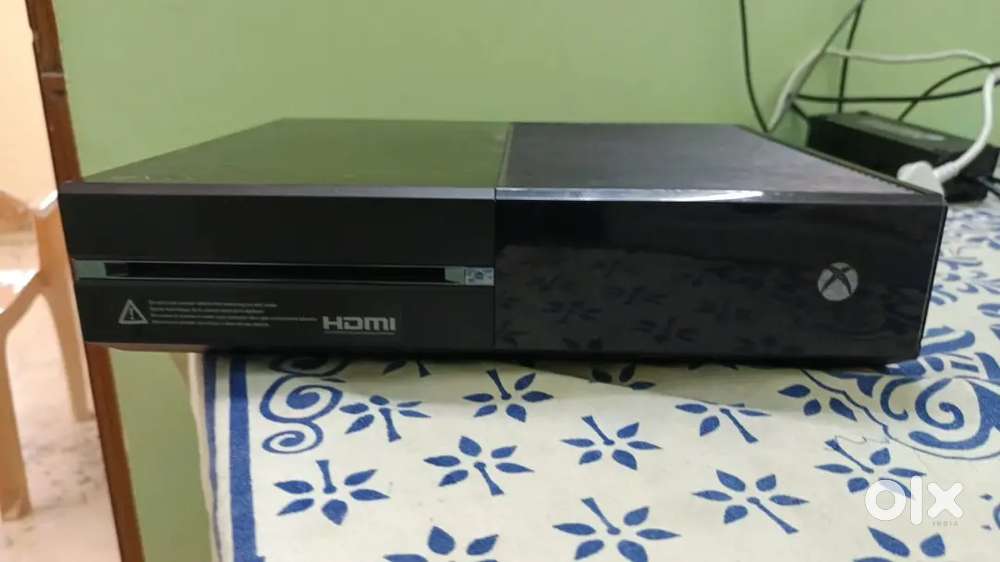 X box one console