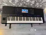 Yamaha PSR-SX700 Digital Arranger 61-Key