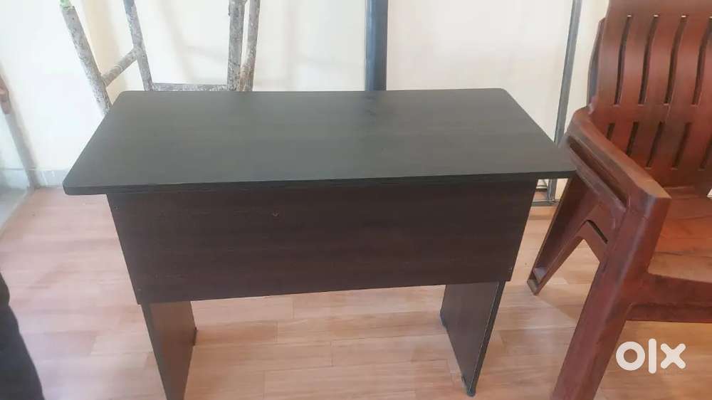 New table, chairs and workstations starting Rs 1900 only