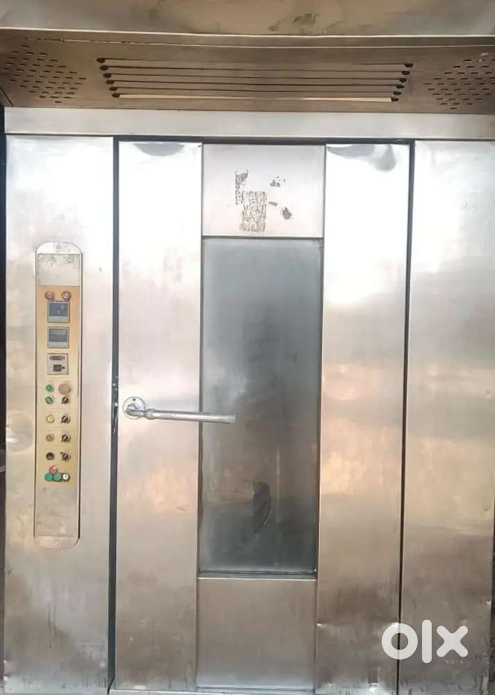 Commercial Bakery Oven + 3 Trolleys + 80 Trays + FREE Biscuit Machine