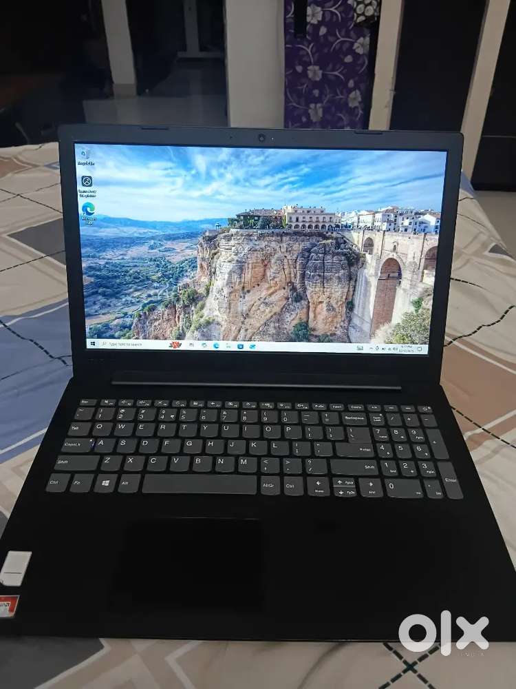 Lenovo 81MT , 1TB , 4GB RAM Laptop