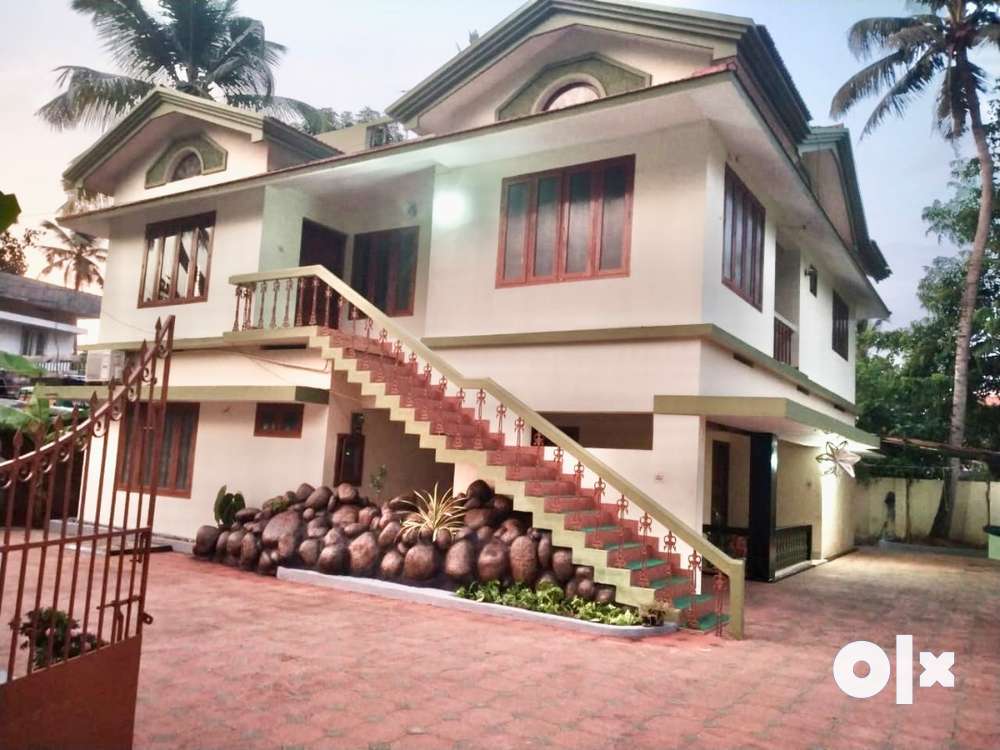 House for sale at Aluva