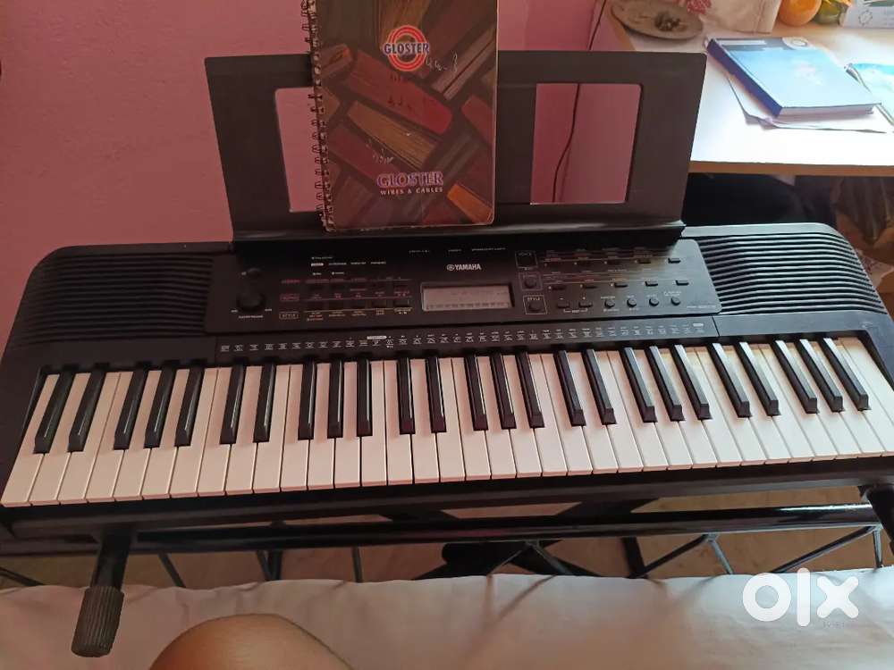 Yahama PSR-E273