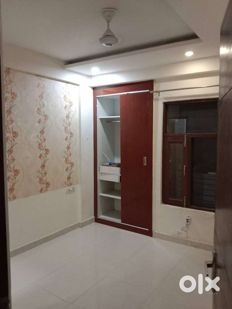 3bhk metro town 110 GAJ 2ND FLOOR 50LAKH