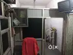 १६ गज की दुकान
