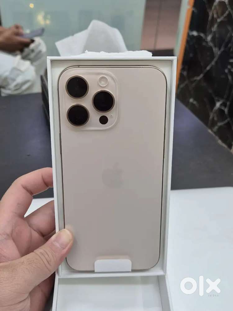 IPhone 16 Pro Max 256 GB Desert Titanium brand new with 1 year wrrnty