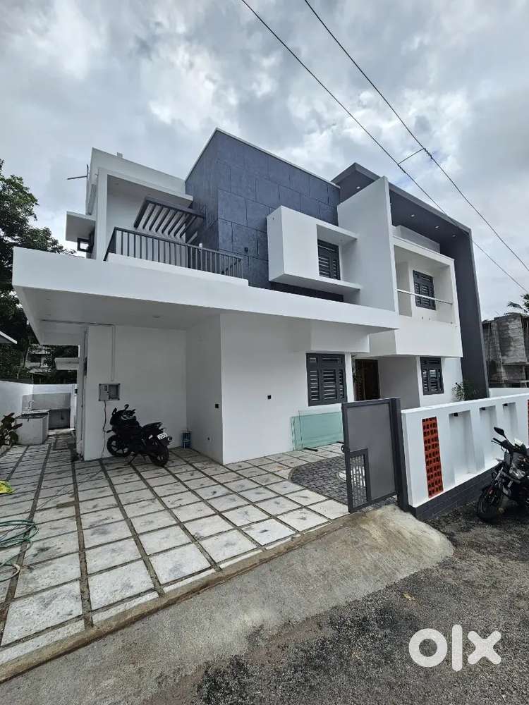 NEW HOUSE FOR SALE IN SREEKARYAM POTHENCODE