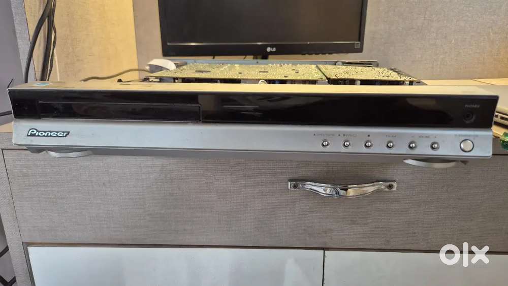 Non working pioneer xvdv333 with original parts and remote