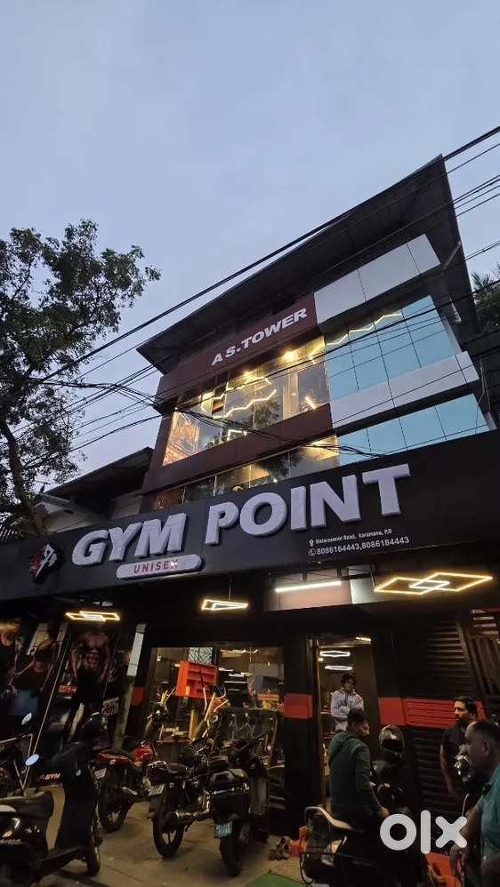 Gym trainer vaccency