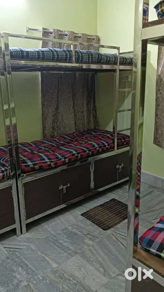 PG BED GIRLES HOSTEL WITH KITCHEN