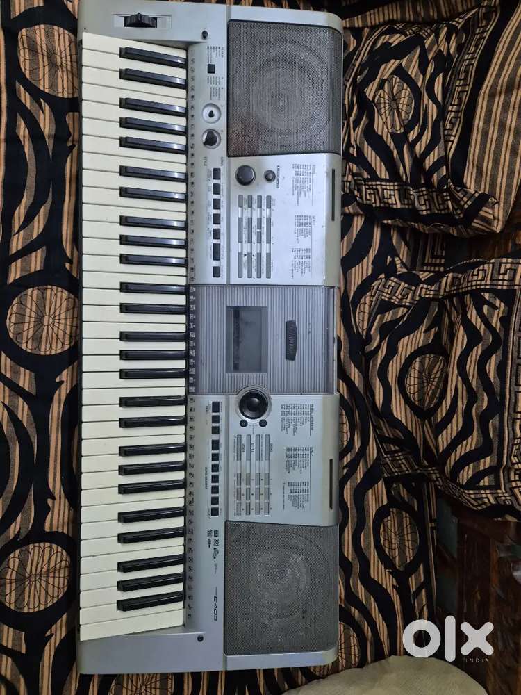 Yamaha E403
