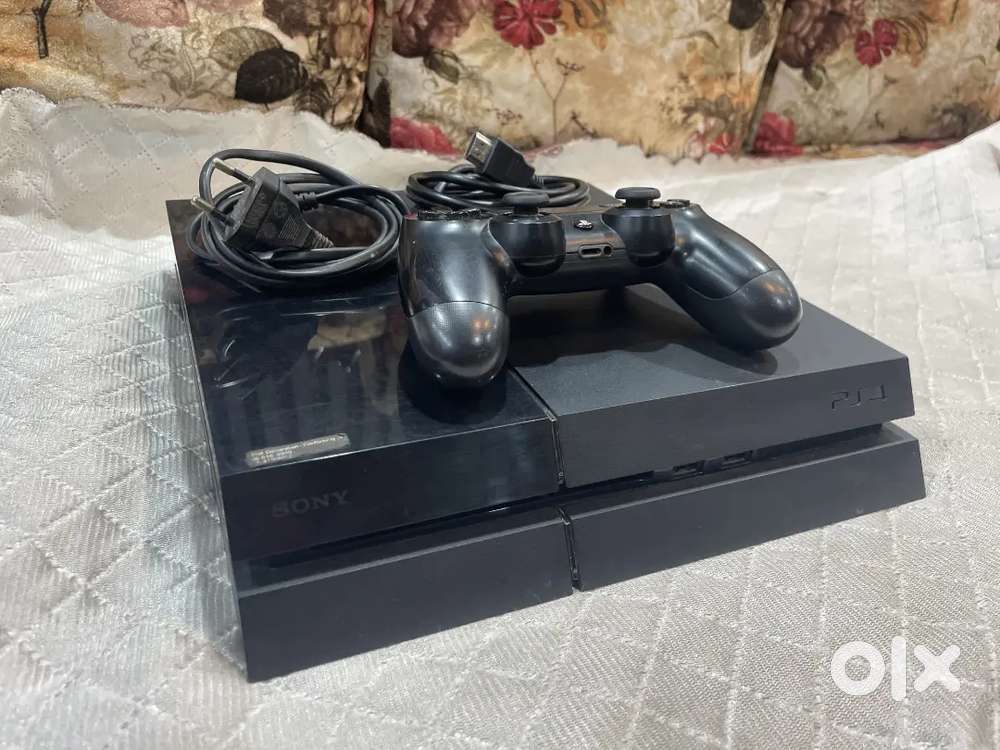 Ps4 Standard With Controller
