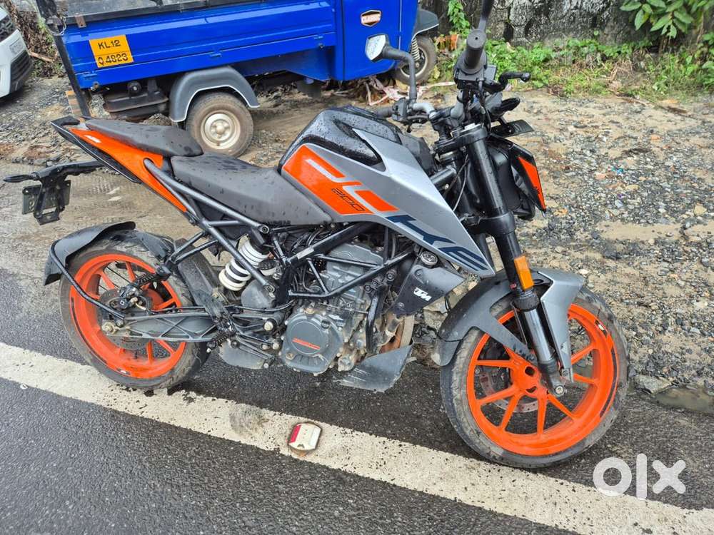 KTM duke 200 bs6