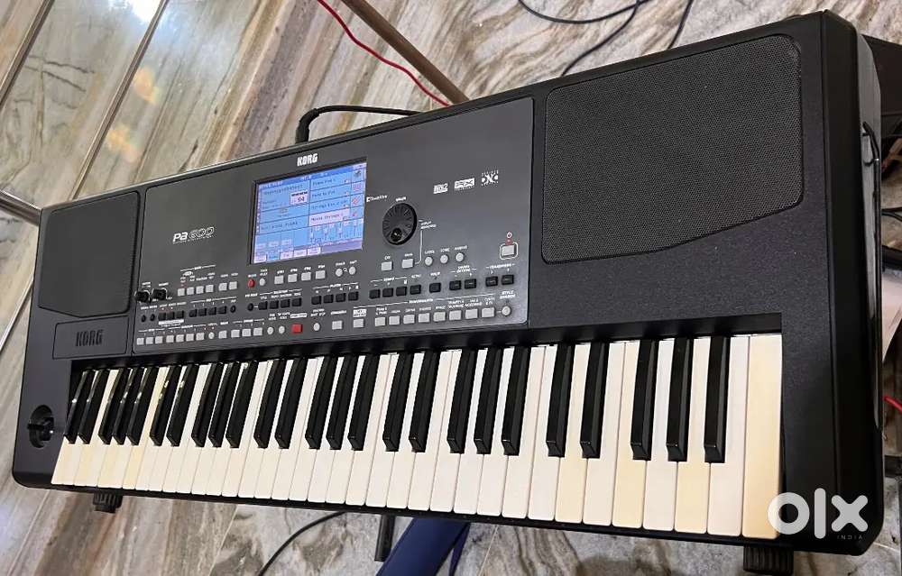KORG PA 600 KEY BOARD