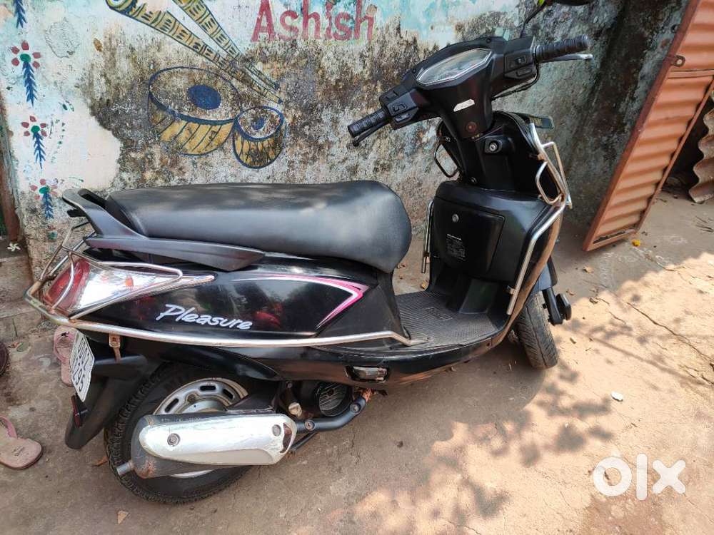 Hero Pleasure- 9 years old Good Condition