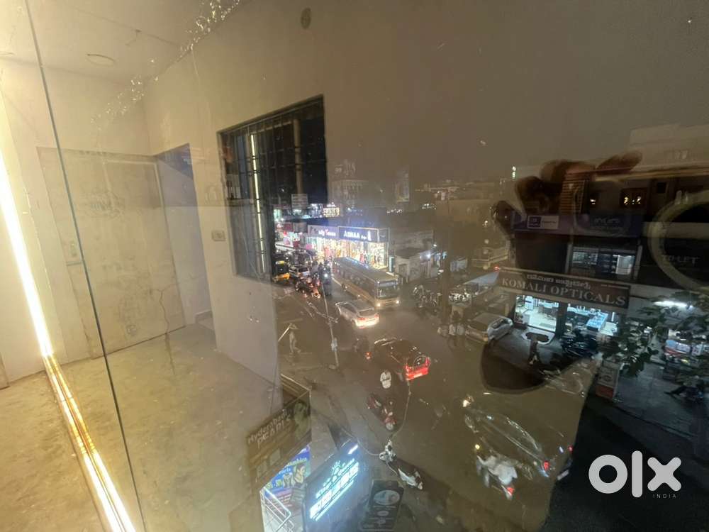 Road facing room with good display available at main road