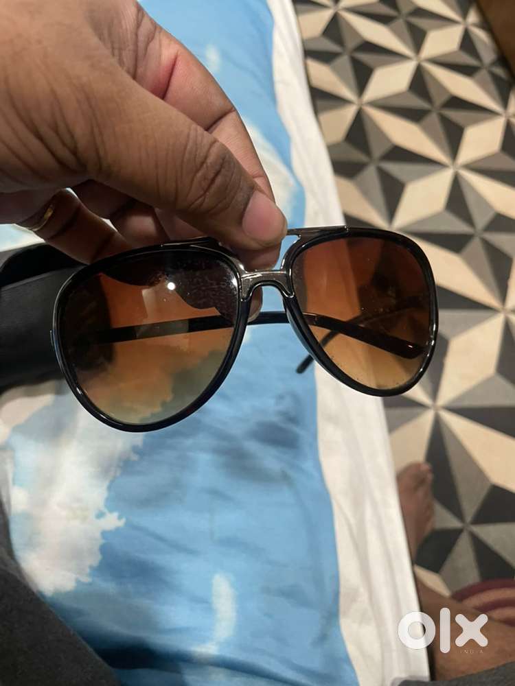 Eyeglass frame