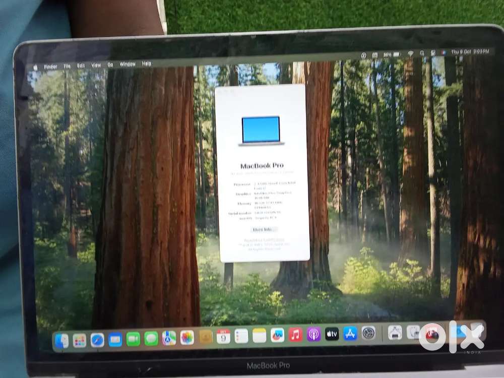 Apple tochbar laptop year 2020 in excellent condition
