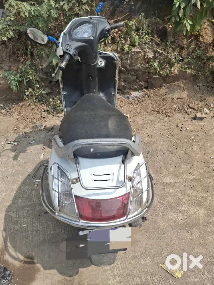 Activa HET 110cc White color with new body zero dent
