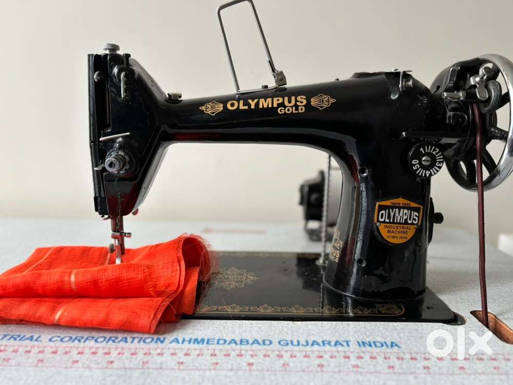 Olympus Gold sewing machine (pedal and electric)