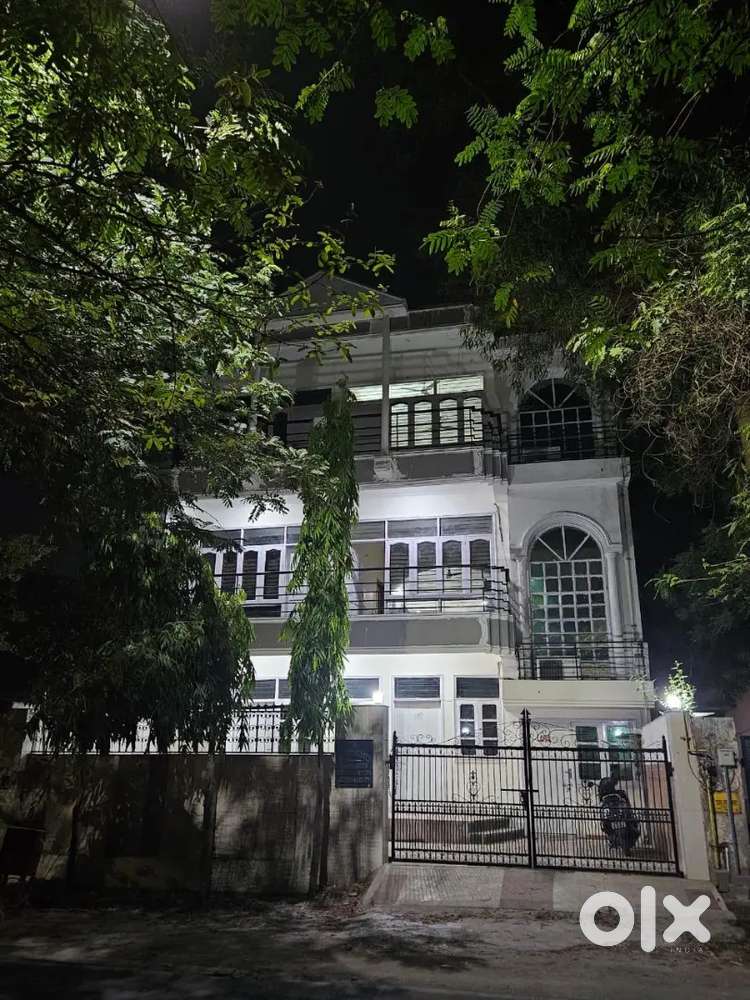 Fully furnished Men's PG - No food