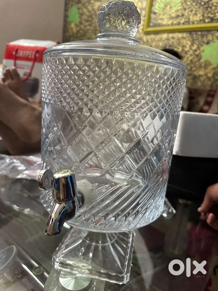 Glass dispenser