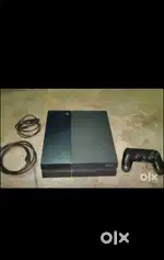 PlayStation 4 fat storage 500 GB excellent condition plus two games