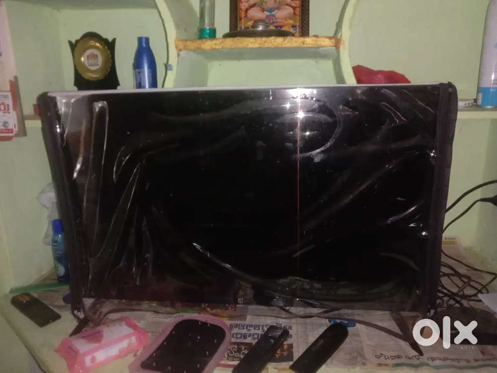 One plus TV, 32 inches,