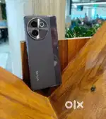 vivo V30e 5G 256GB 8GB RAM