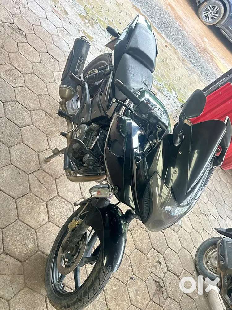 Bajaj pulsar 220F FOR SELL