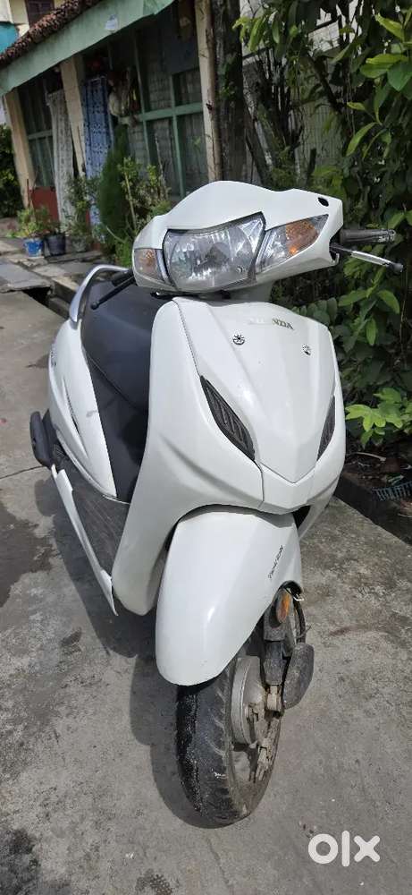 excellent condition no problem with new painting and 70 tyres