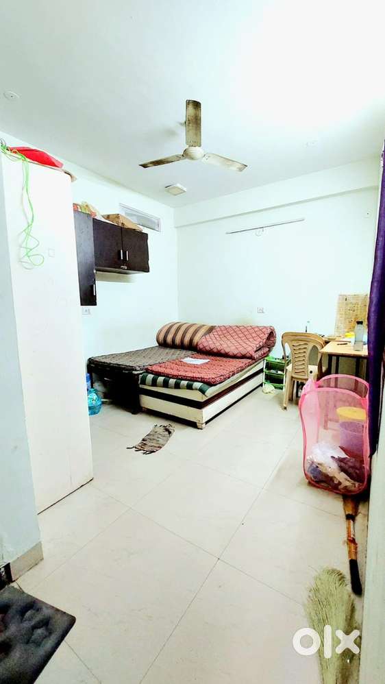 Fully independent room available in Bhawarkua Couple friendly