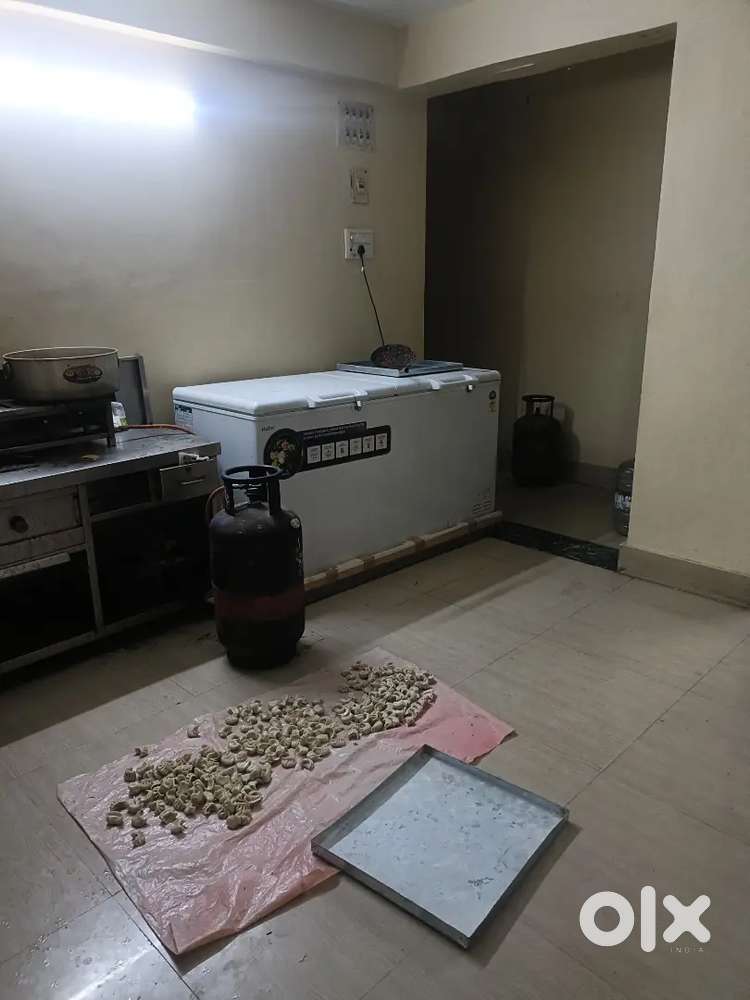 Need momo cook, dosa cook and helper