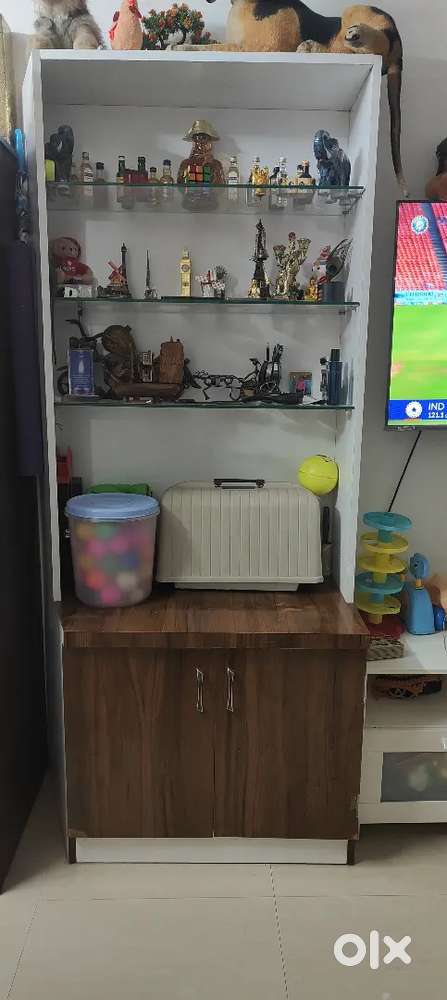 Showcase cupboard